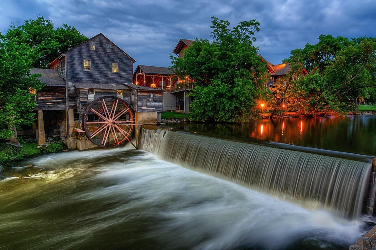 Magical Moments, Hot Tub, Wifi, 1089 Free Tickets Each Paid Day, Dollywood And More Gatlinburg Dış mekan fotoğraf
